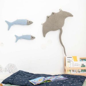 PACK PEZ RAYA GRIS Y PECES AZUL CLARO