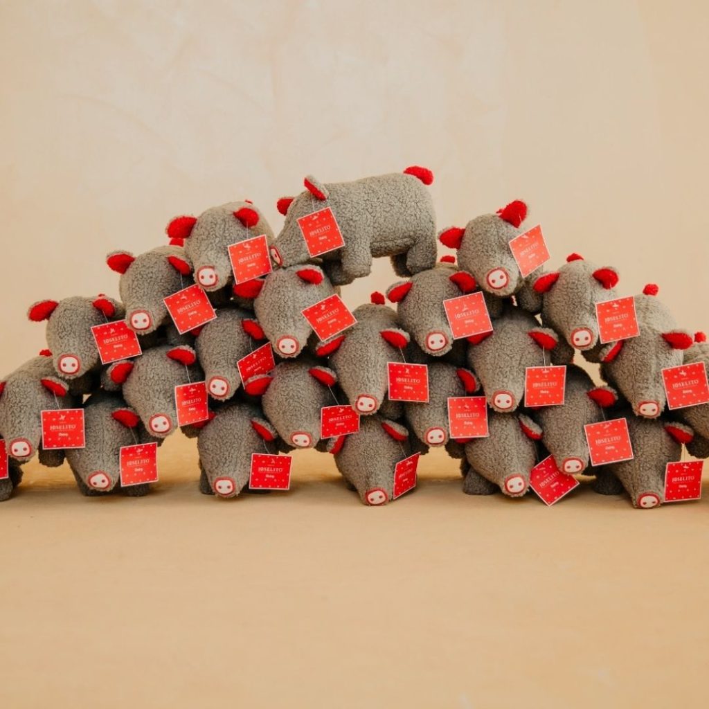 Maßgefertigte Ferkel-Plüschtiere für Joselito